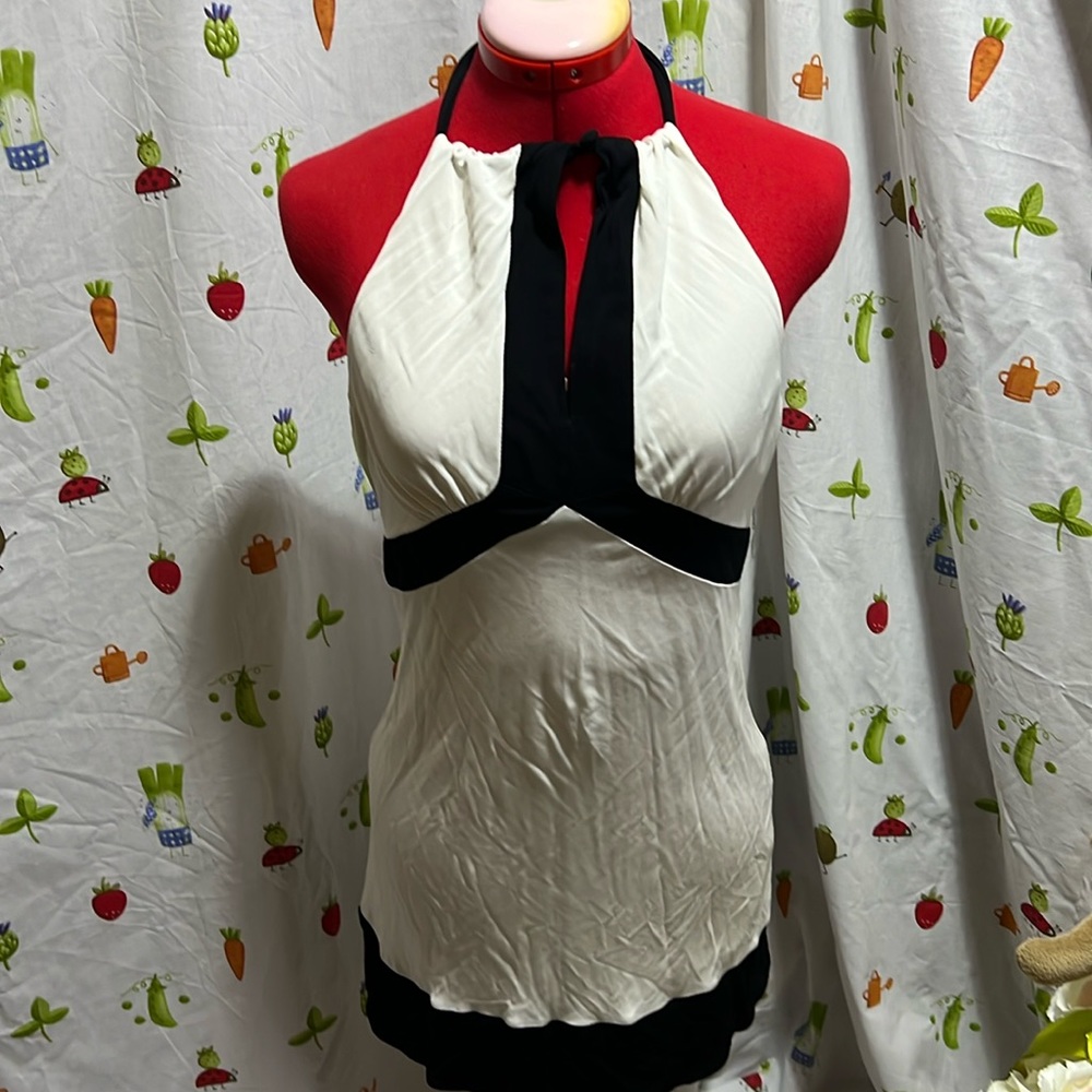 Bebe open back white and black dress 👗